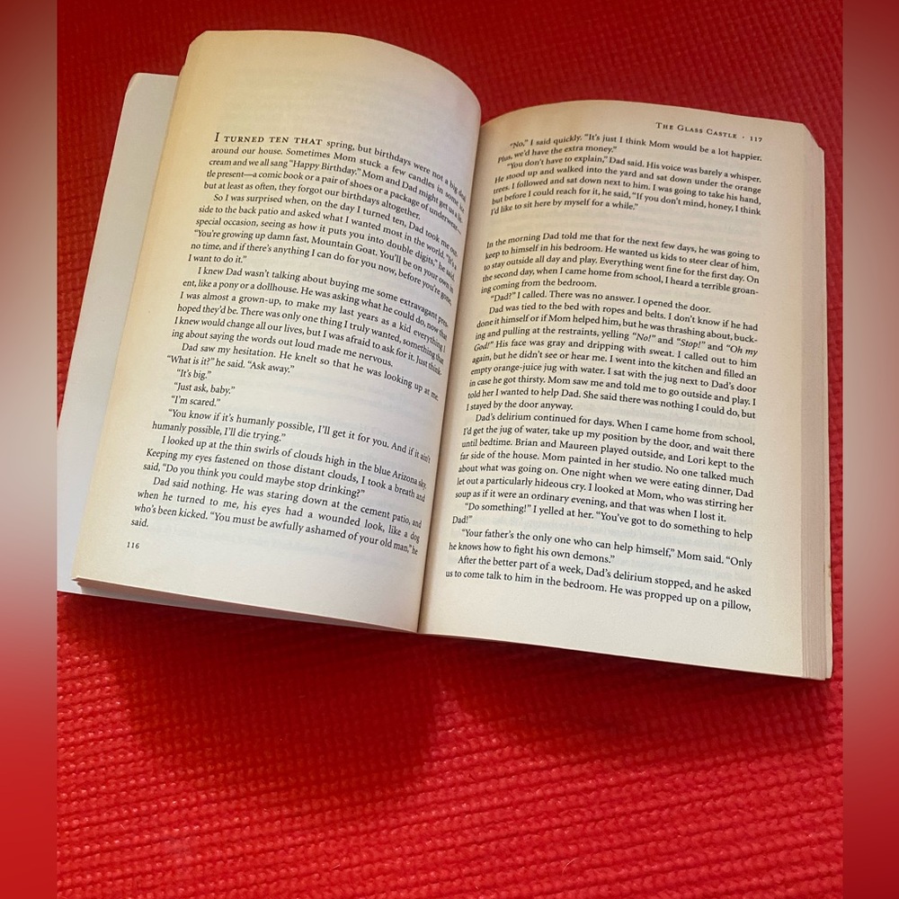 The Glass Castle By: Jeannette Walls (paperback book) - Picture 4 of 5